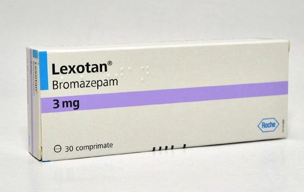 "A hand holding a bottle of Lexotan 3mg Bromazepam, representing safe online purchase options in San Diego."